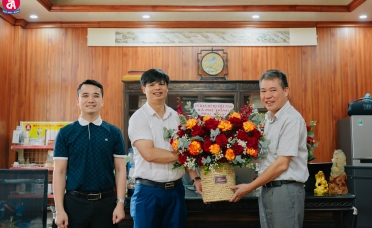 DUCANH BOND đón tiếp đoàn đại biểu, doanh nghiệp đến tặng hoa chúc mừng kỷ niệm 21 năm Ngày Doanh nhân Việt Nam 